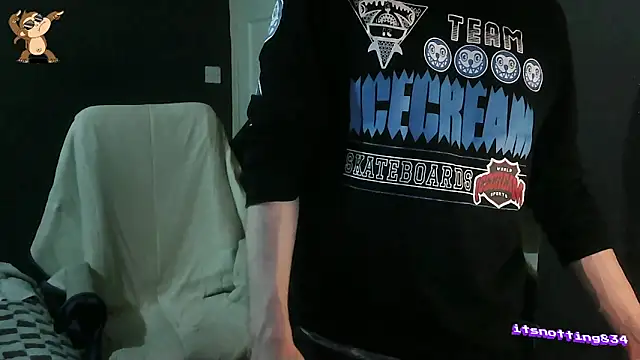 Snapshot of Itsnotting834 chatting on February 21, 2025, 8:27 pm Itsnotting834 online show from February 21, 2025, 8:27 pm