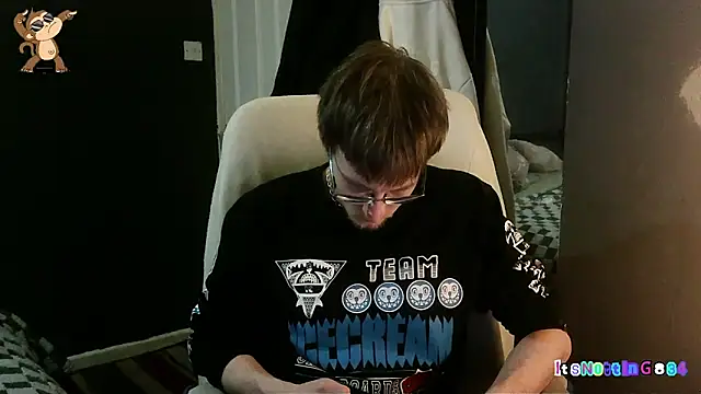 Snapshot of Itsnotting834 chatting on March 18, 2025, 10:04 pm Itsnotting834 online show from March 18, 2025, 10:04 pm