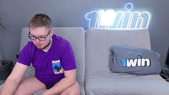 Snapshot of Ksenny chatting on December 7, 2024, 8:11 am Ksenny online show from December 7, 2024, 8:11 am