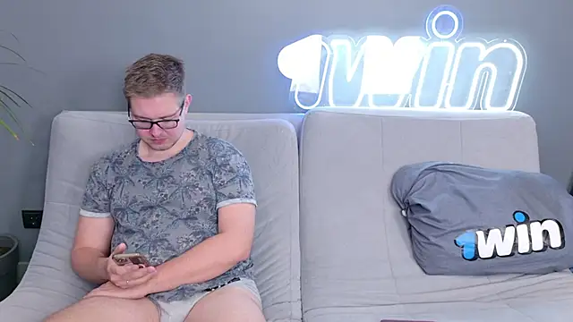 Snapshot of Ksenny chatting on December 29, 2024, 6:45 am Ksenny online show from December 29, 2024, 6:45 am