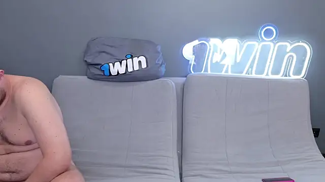 Snapshot of Ksenny chatting on January 8, 2025, 5:26 pm Ksenny online show from January 8, 2025, 5:26 pm