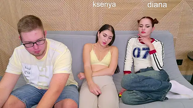 Snapshot of Ksenny chatting on September 15, 2025, 12:27 pm Ksenny online show from September 15, 2025, 12:27 pm