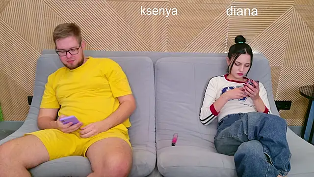 Snapshot of Ksenny chatting on October 3, 2025, 11:18 am Ksenny online show from October 3, 2025, 11:18 am