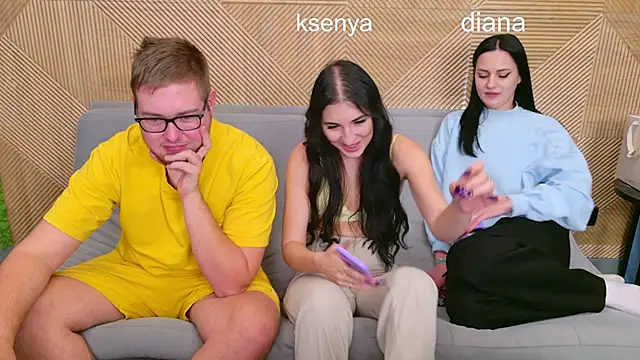 Snapshot of Ksenny chatting on October 4, 2025, 2:59 pm Ksenny online show from October 4, 2025, 2:59 pm