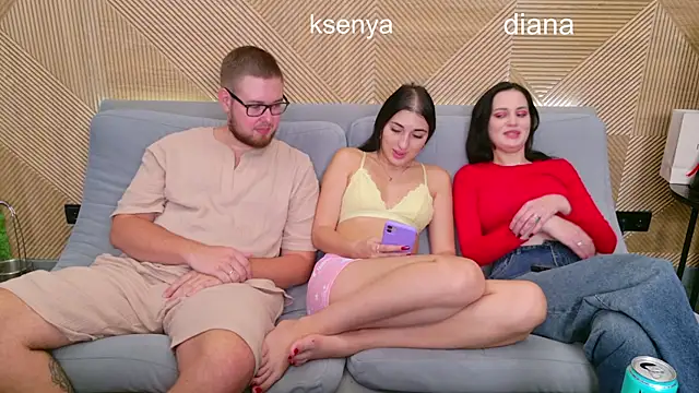 Snapshot of Ksenny chatting on October 21, 2025, 11:33 am Ksenny online show from October 21, 2025, 11:33 am