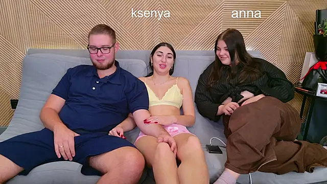 Snapshot of Ksenny chatting on October 24, 2025, 10:22 am Ksenny online show from October 24, 2025, 10:22 am