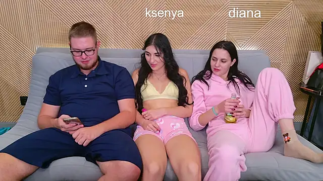 Snapshot of Ksenny chatting on October 25, 2025, 3:18 pm Ksenny online show from October 25, 2025, 3:18 pm