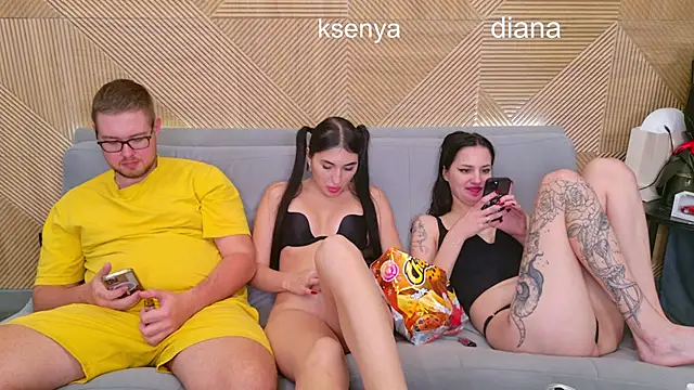 Snapshot of Ksenny chatting on November 5, 2025, 9:04 pm Ksenny online show from November 5, 2025, 9:04 pm