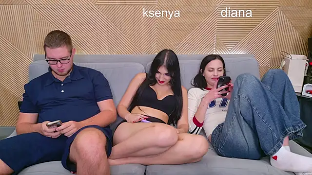 Snapshot of Ksenny chatting on November 6, 2025, 4:52 pm Ksenny online show from November 6, 2025, 4:52 pm