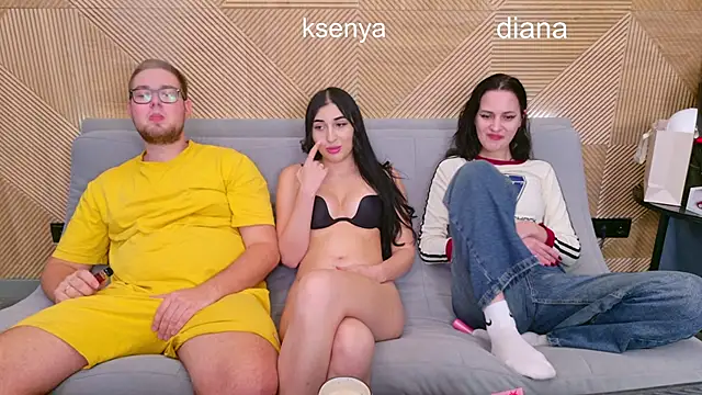 Snapshot of Ksenny chatting on November 12, 2025, 5:35 pm Ksenny online show from November 12, 2025, 5:35 pm