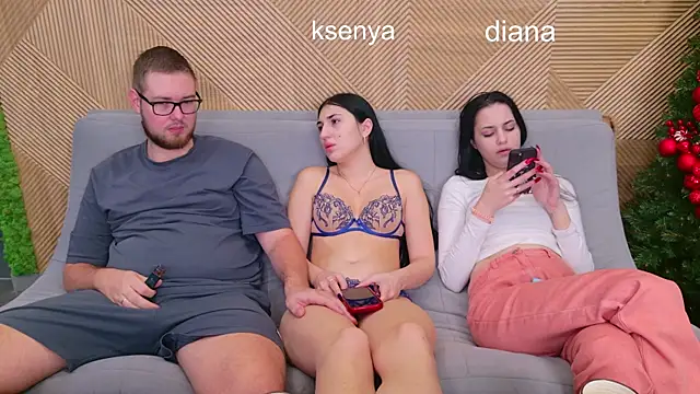 Snapshot of Ksenny chatting on December 16, 2025, 3:55 am Ksenny online show from December 16, 2025, 3:55 am