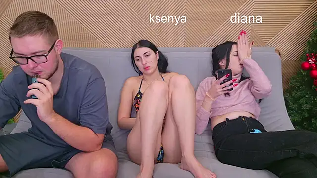 Snapshot of Ksenny chatting on December 17, 2025, 4:29 am Ksenny online show from December 17, 2025, 4:29 am