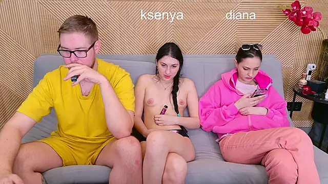 Ksenny online show from April 18, 2026, 6:28 am