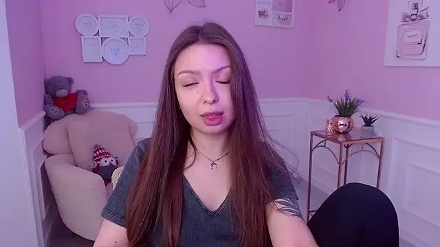 LucySkilar online show from January 19, 2025, 5:37 am