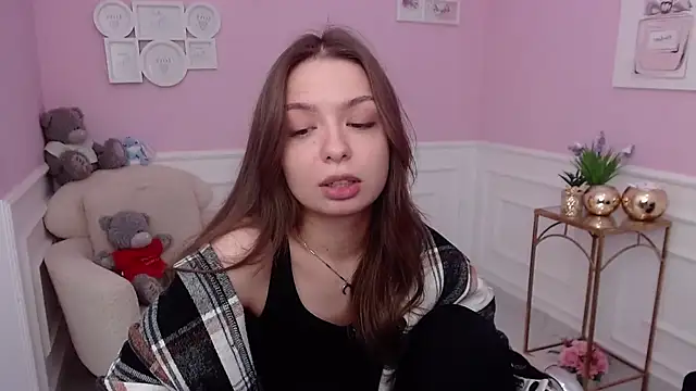 LucySkilar online show from October 24, 2025, 10:00 am