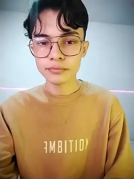 Snapshot of Dmitri_Aksnes chatting on November 13, 2025, 8:52 pm Dmitri Aksnes online show from November 13, 2025, 8:52 pm