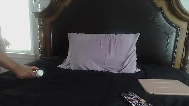 ebonyred online show from February 15, 2026, 2:25 pm