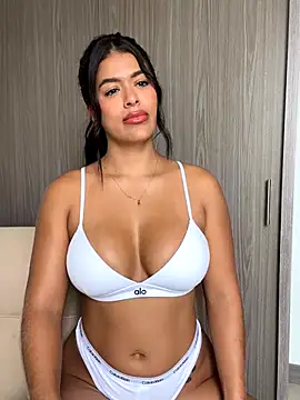 MelissaWaltton online show from November 28, 2025, 3:25 pm