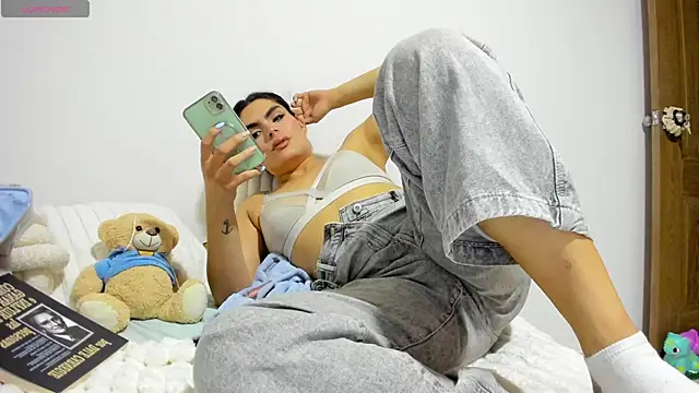 cheryl blossom69 online show from October 8, 2025, 4:21 am