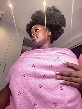 Snapshot of Honeycoco0211 chatting on March 5, 2026, 7:48 am Honeycoco0211 online show from March 5, 2026, 7:48 am