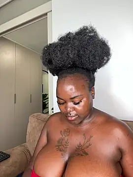 Snapshot of Honeycoco0211 chatting on March 27, 2026, 8:09 am Honeycoco0211 online show from March 27, 2026, 8:09 am