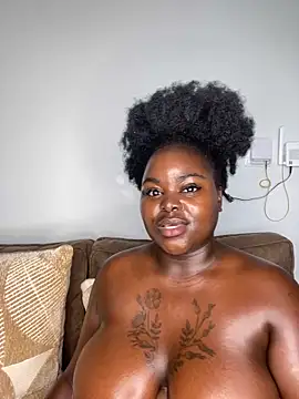 Snapshot of Honeycoco0211 chatting on March 28, 2026, 6:13 am Honeycoco0211 online show from March 28, 2026, 6:13 am