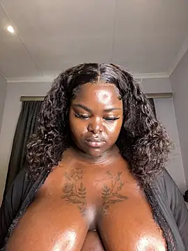 Snapshot of Honeycoco0211 chatting on April 7, 2026, 5:52 am Honeycoco0211 online show from April 7, 2026, 5:52 am