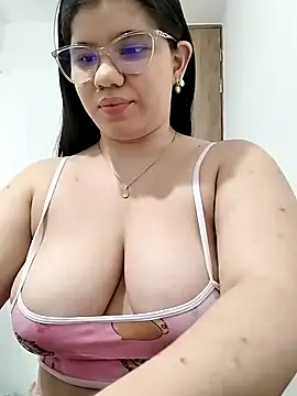 Danzel1105 online show from February 28, 2025, 8:39 pm