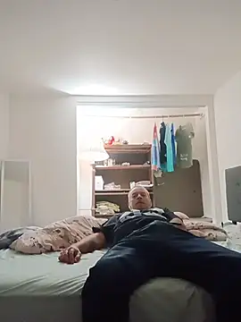 Snapshot of jefffitz73 chatting on February 1, 2026, 9:19 am jefffitz73 online show from February 1, 2026, 9:19 am