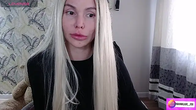 Snapshot of Marmalade_Fox chatting on October 15, 2025, 6:35 am Marmalade Fox online show from October 15, 2025, 6:35 am