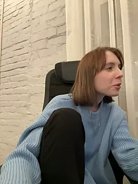 Snapshot of Crayzy_Luv chatting on January 18, 2025, 6:21 pm Crayzy Luv online show from January 18, 2025, 6:21 pm