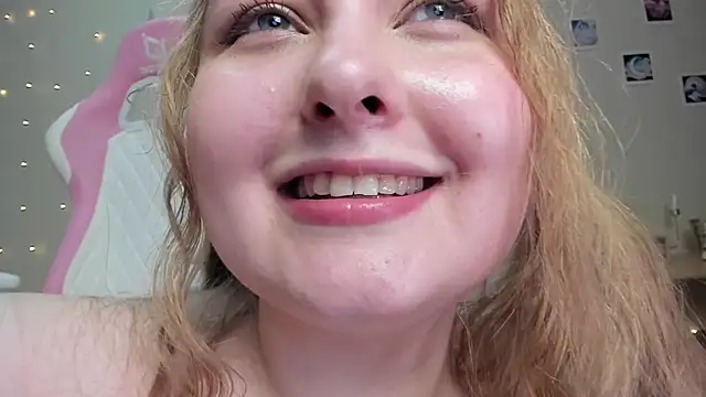 Snapshot of teencute chatting on February 2, 2025, 8:57 am teencute online show from February 2, 2025, 8:57 am