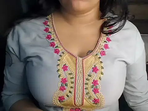 Trezza online show from October 17, 2025, 8:22 pm