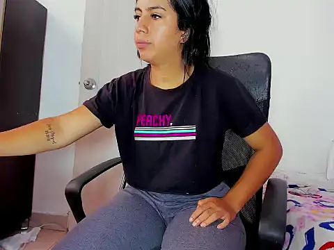 Snapshot of skinnyanai2 chatting on December 19, 2025, 3:08 pm skinnyanai2 online show from December 19, 2025, 3:08 pm