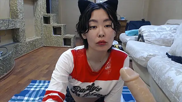 Snapshot of Kunimitsuu_ chatting on February 9, 2025, 5:54 pm Kunimitsuu online show from February 9, 2025, 5:54 pm