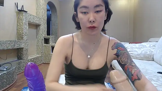 Snapshot of Kunimitsuu_ chatting on February 16, 2025, 6:54 pm Kunimitsuu online show from February 16, 2025, 6:54 pm