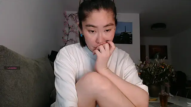 Snapshot of Kunimitsuu_ chatting on September 14, 2025, 10:31 pm Kunimitsuu online show from September 14, 2025, 10:31 pm