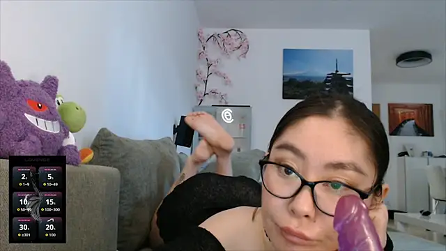 Snapshot of Kunimitsuu_ chatting on October 15, 2025, 12:05 pm Kunimitsuu online show from October 15, 2025, 12:05 pm