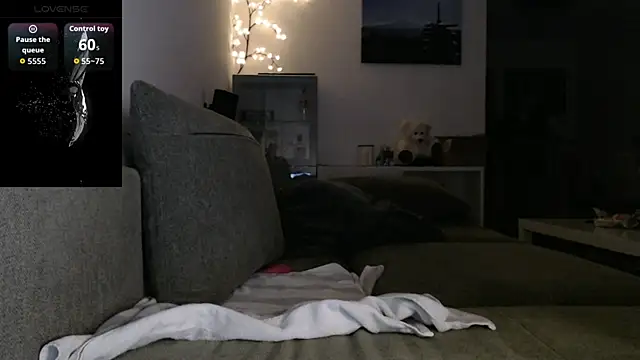 Snapshot of Kunimitsuu_ chatting on October 21, 2025, 10:43 pm Kunimitsuu online show from October 21, 2025, 10:43 pm