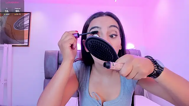 Snapshot of martina_mancini chatting on December 15, 2025, 11:47 am martina mancini online show from December 15, 2025, 11:47 am