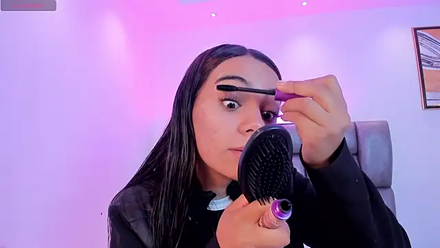 Snapshot of martina_mancini chatting on December 17, 2025, 11:27 am martina mancini online show from December 17, 2025, 11:27 am