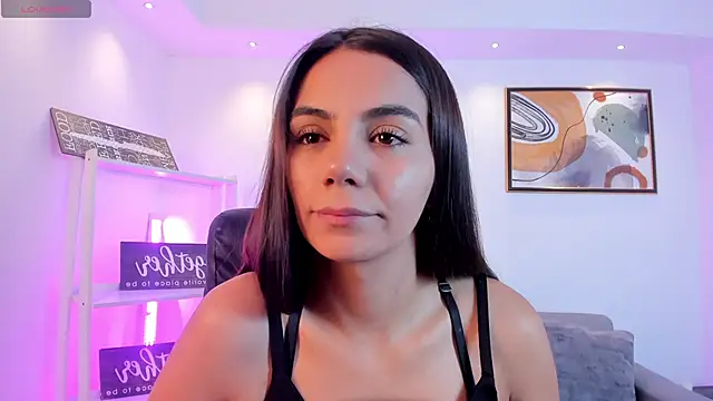 martina mancini online show from May 15, 2026, 2:24 pm