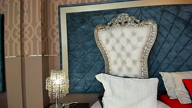 Snapshot of Janna_Rousse_ chatting on October 29, 2025, 11:45 am Janna Rousse online show from October 29, 2025, 11:45 am