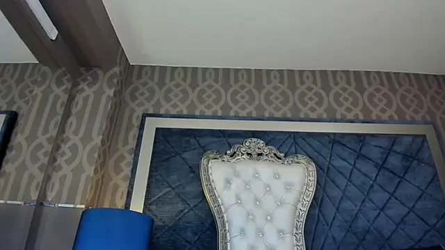 Snapshot of Janna_Rousse_ chatting on February 4, 2026, 12:00 pm Janna Rousse online show from February 4, 2026, 12:00 pm