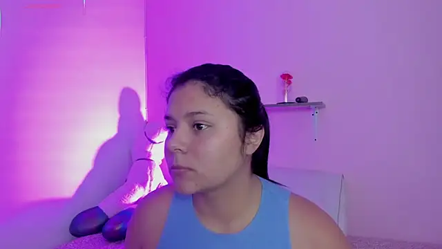 Oriana Guzman online show from December 15, 2025, 10:58 pm