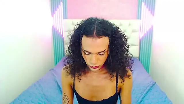 Foxy Ella  online show from October 28, 2025, 3:36 pm