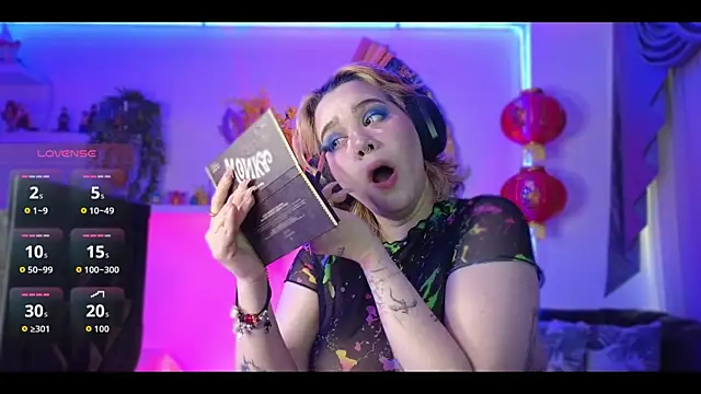 albaismynameX online show from November 12, 2025, 12:27 pm