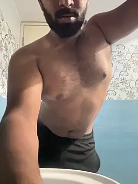 Handsomehunk 4U online show from December 8, 2024, 4:07 pm