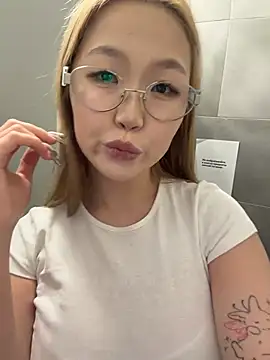 Aiko Yumi online show from March 14, 2026, 4:23 pm