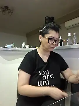 Milf Abigail online show from November 3, 2025, 12:24 am